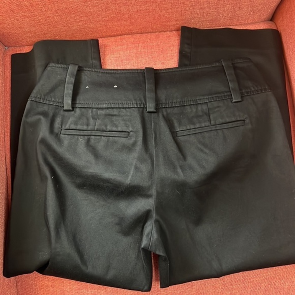 ANN TAYLOR FACTORY WOMENS BLACK SIGNATURE FIT LOWER ON WAIST CAPRI SIZE OP NEW - Picture 4 of 9
